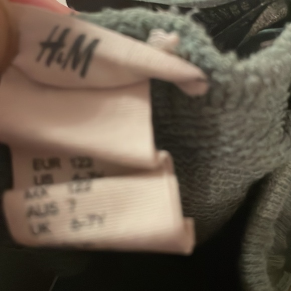 Boys size 6 shorts and shirts - Picture 7 of 16